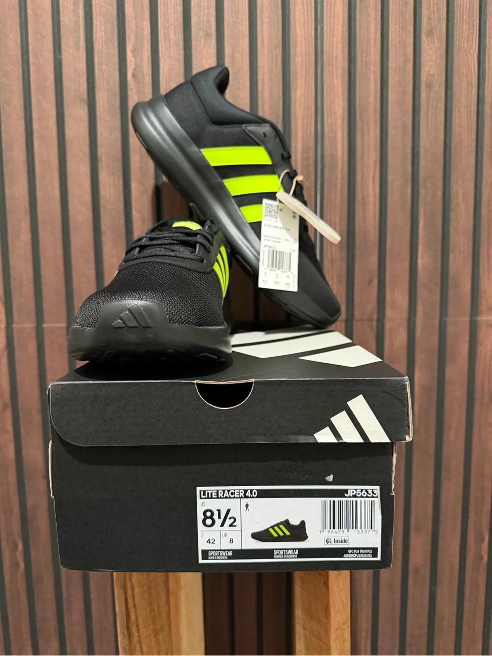Adidas Lite Racer 4.0 Men’s 8.5 Black Neon Green Cloudfoam NWT JP5633